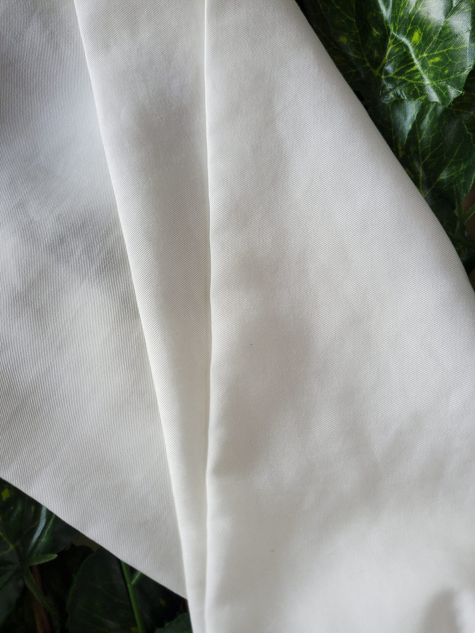 COTTON 60% X LYOCELL 35% X LINEN 15% TWILL FABRIC 58 INCH WIDE WHITE D –